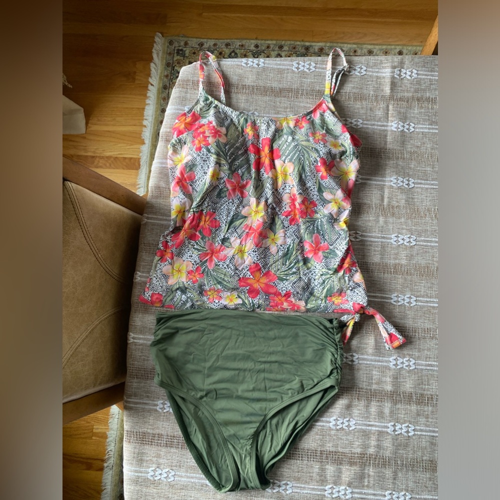Coco Reef Tankini top and bottom